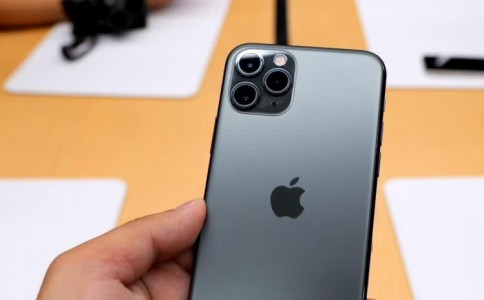 4月iPhone销量锐减，未来靠什么“东山再起”？