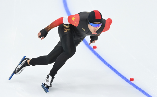 “大心脏”高亭宇破奥运纪录夺金 安踏科技装备为他插上腾飞翅膀